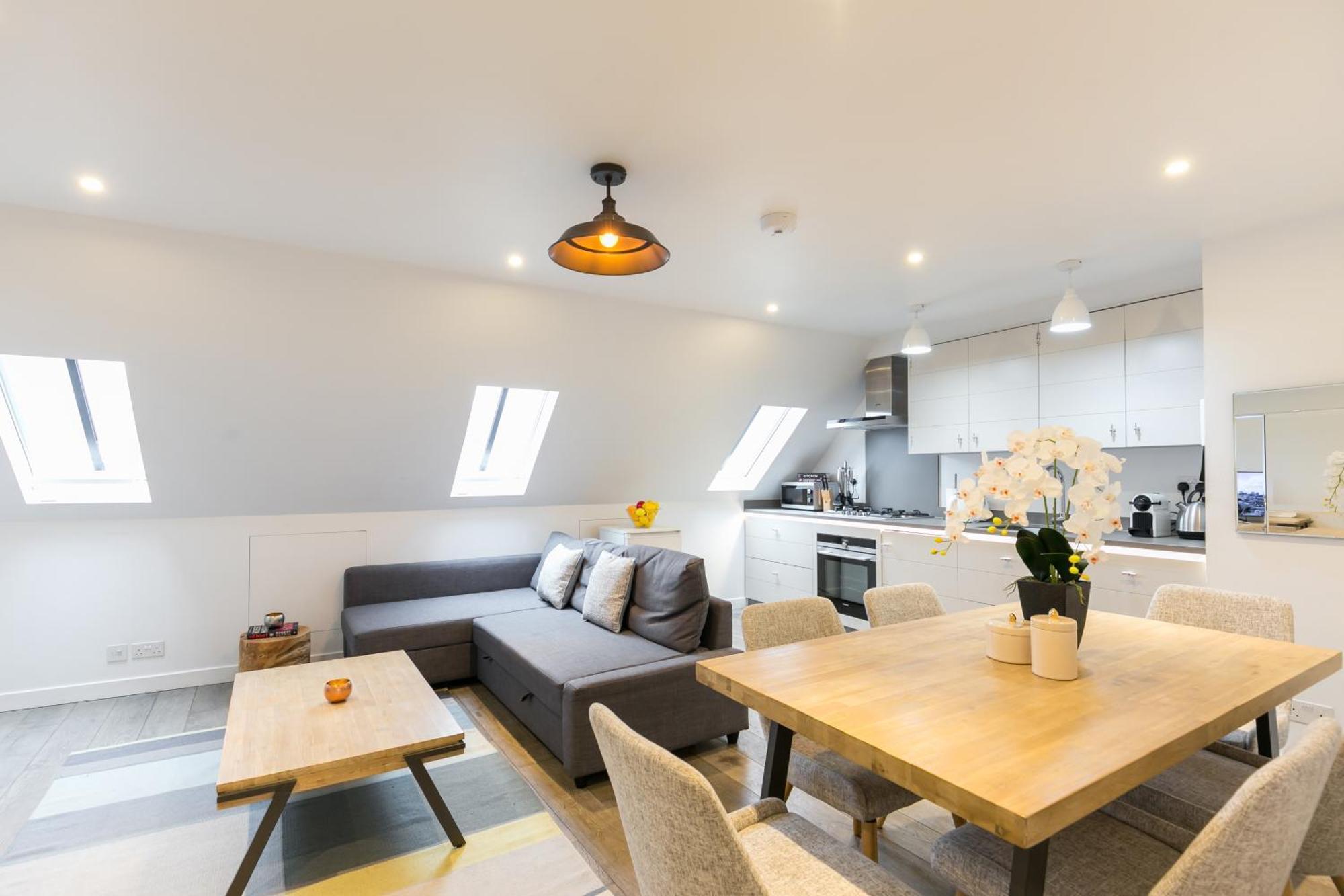 Urban Chic - Rathbone Apartment London Exterior photo